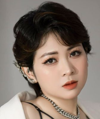 Master Thu Hoài