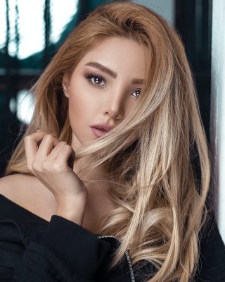 Cô gái có màu da đẹp