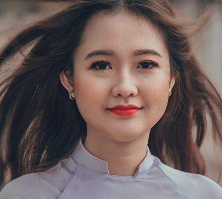 Cô gái xinh đẹp